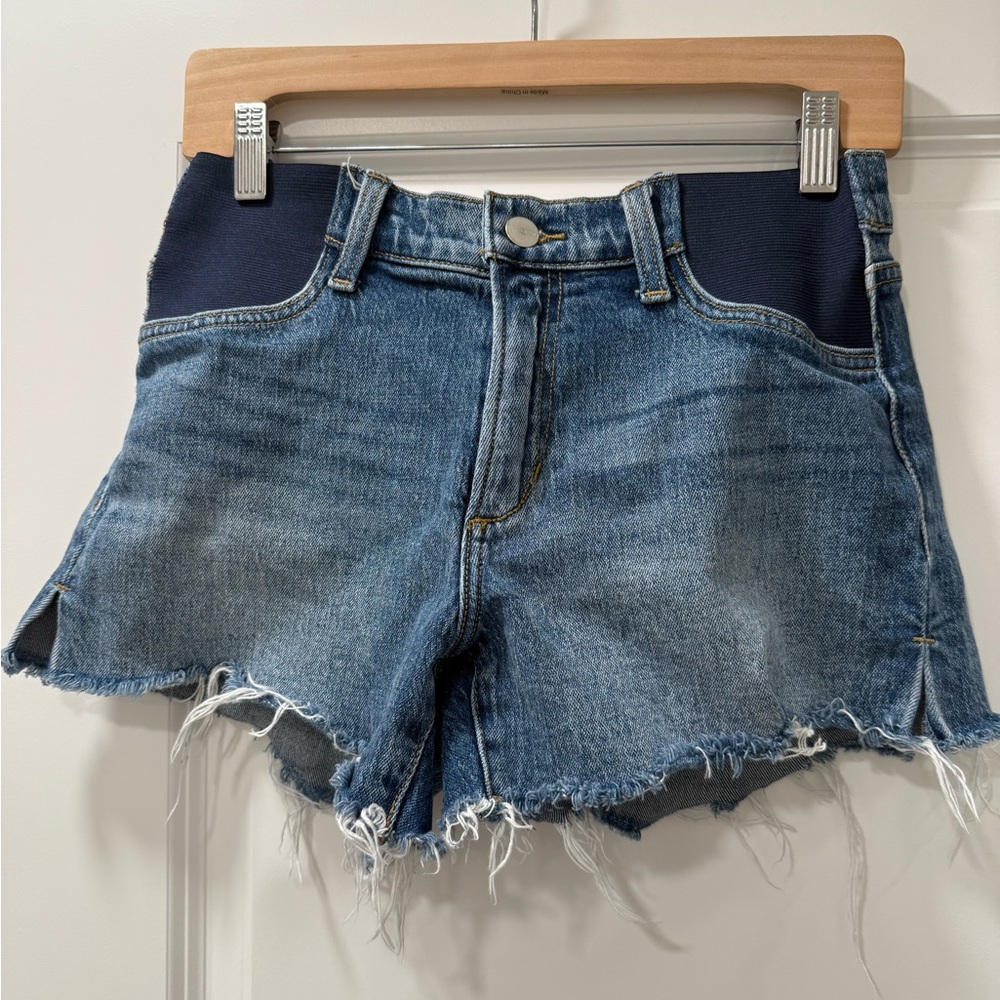 Joe’s Jeans Maternity “The Ozzie” 4” cut off short